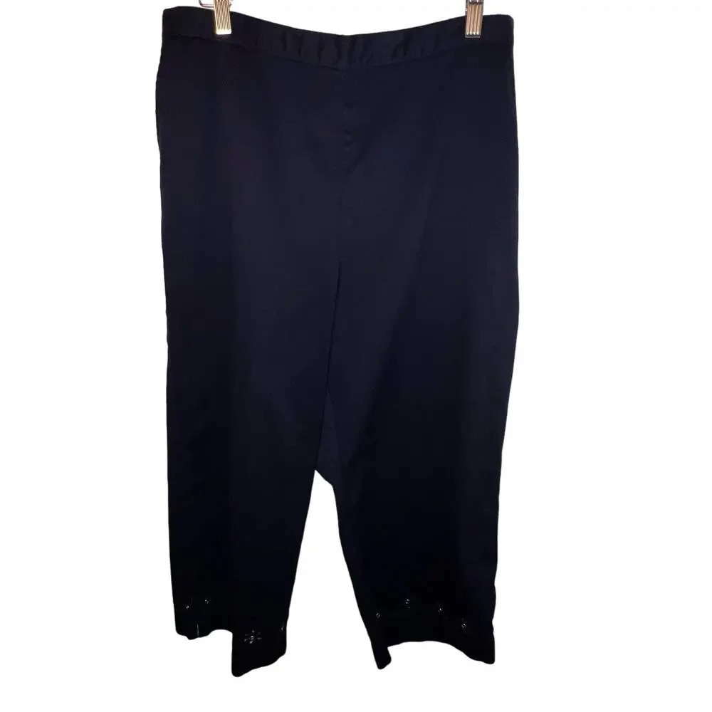 Alfred Dunner‎ 14 navy pocketed grommet embroidered hem elastic back waist Capri